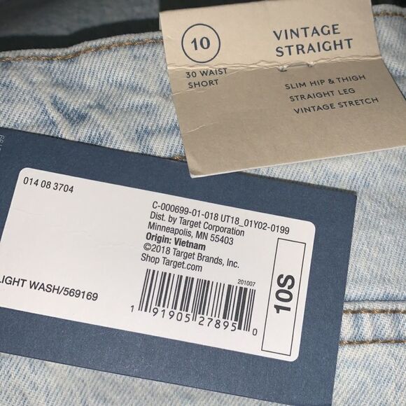 NWT universal threads vintage straight light wash jeans. Size 10 Short - Picture 8 of 13
